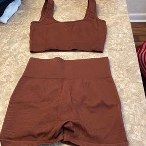 2 peace athletic set